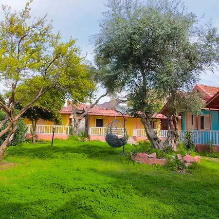 Ξενοδοχείο Toll Garden 3*