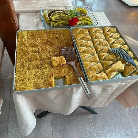 Toll Garden Готель Сіде