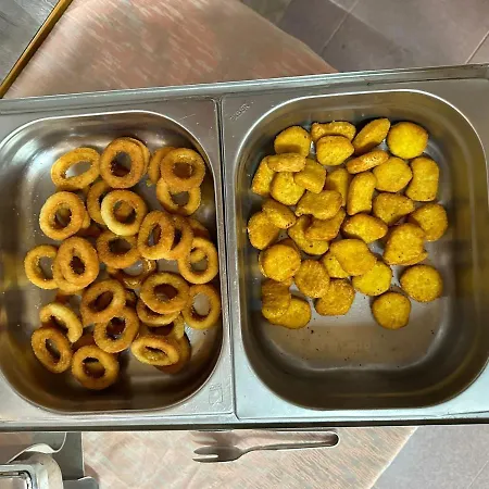 Готель Toll Garden Сіде