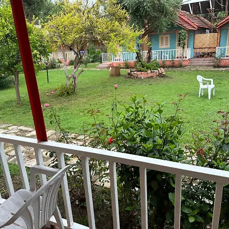 Готель Toll Garden