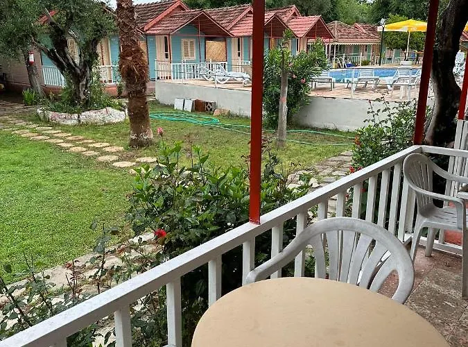 Ξενοδοχείο Toll Garden 3*